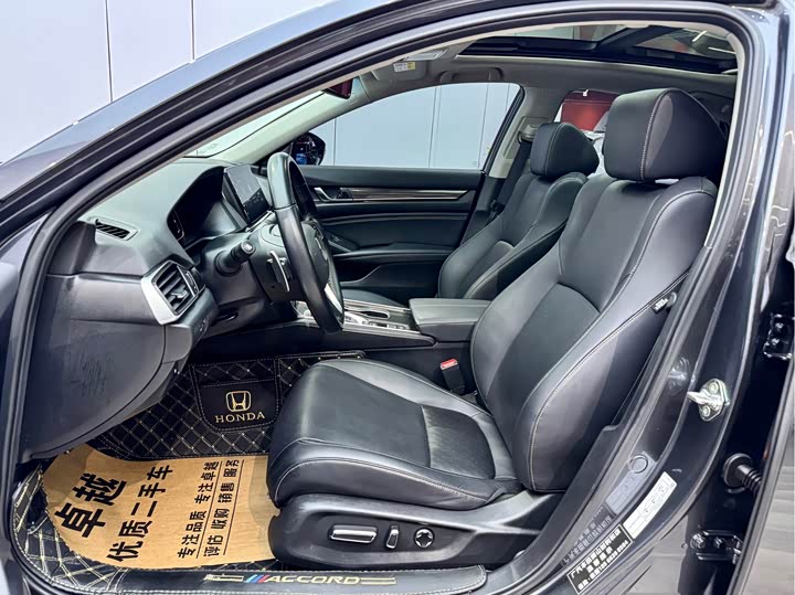 Фото 8 - Honda Accord