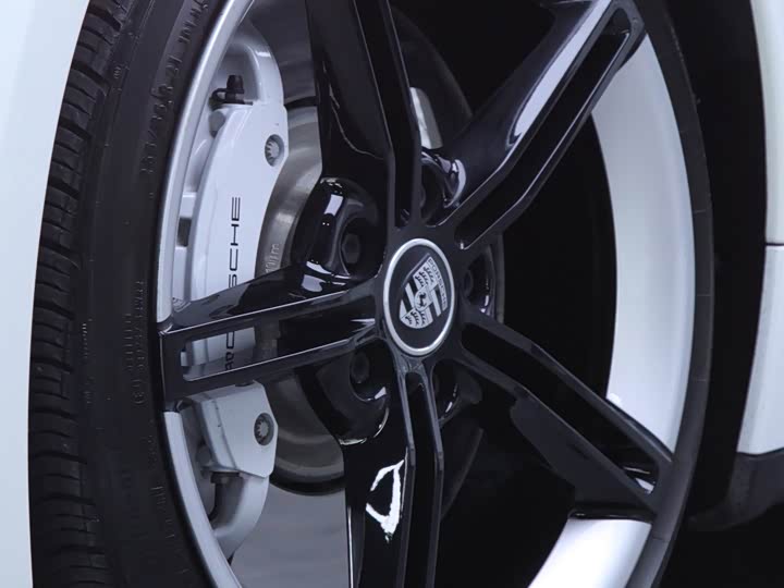 Фото 4 - Porsche Taycan