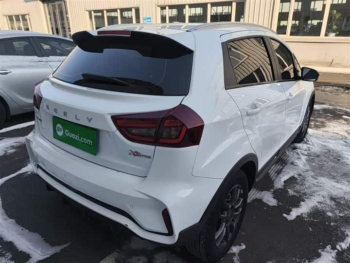 Фото 7 - Geely Vision X3