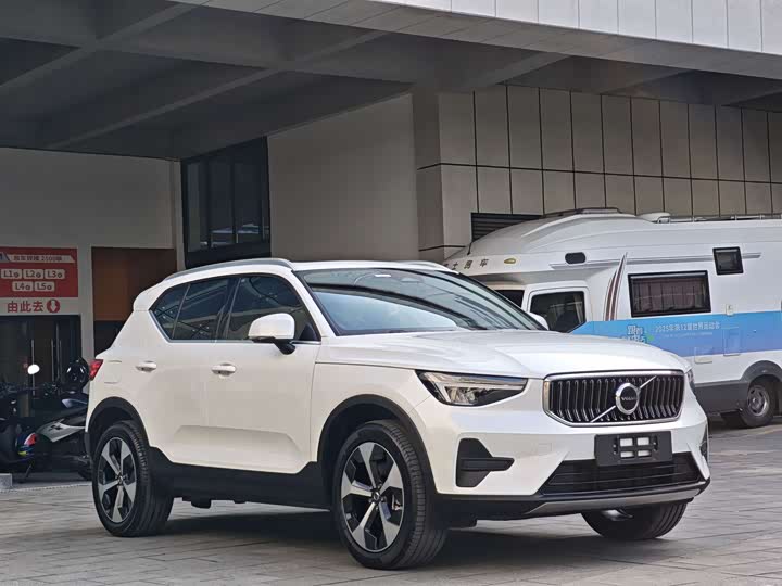 Фото 5 - Volvo XC40