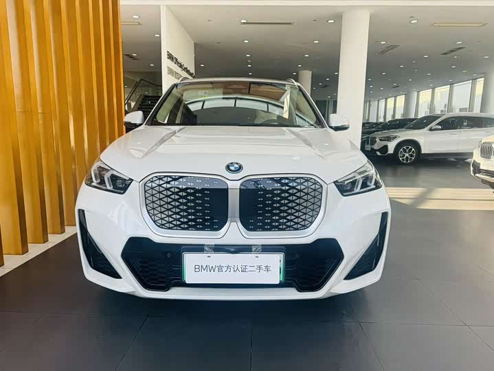 Фото 2 - BMW iX1
