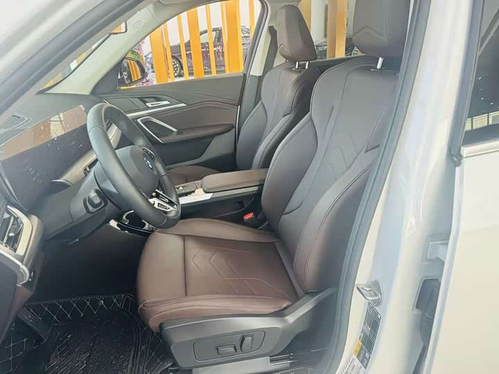 Фото 4 - BMW iX1