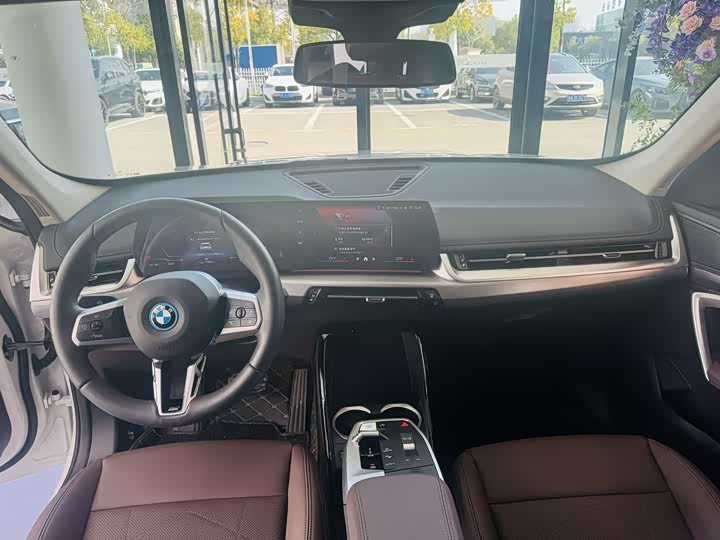 Фото 5 - BMW iX1