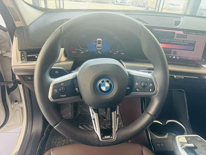 Фото 6 - BMW iX1