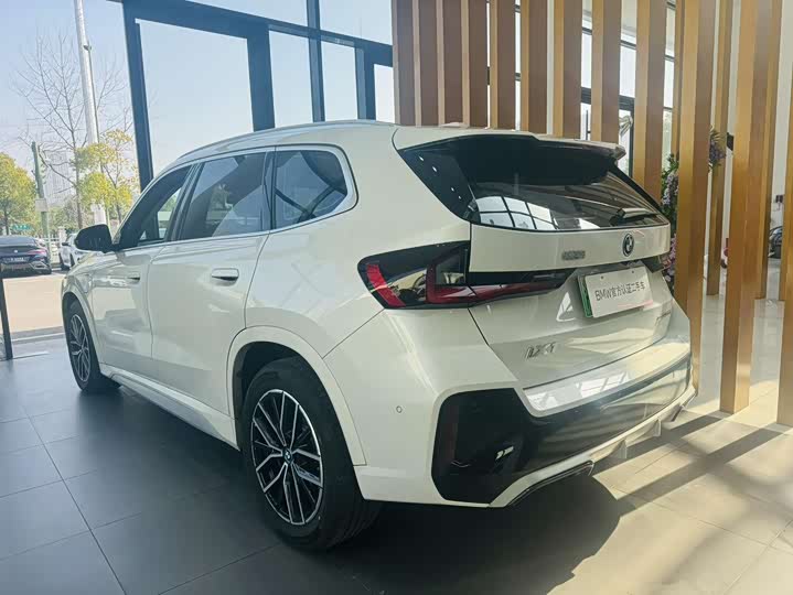 Фото 9 - BMW iX1