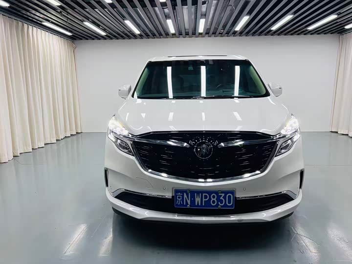 Фото 2 - Buick GL8 ES