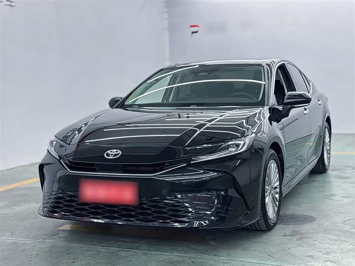 Фото 1 - Toyota Camry