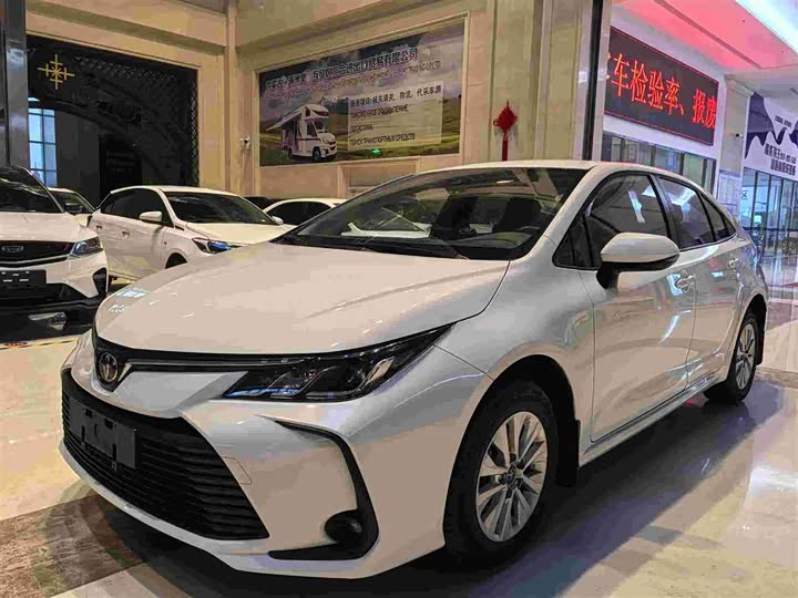 Фото 1 - Toyota Corolla