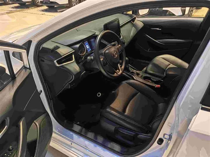 Фото 6 - Toyota Corolla