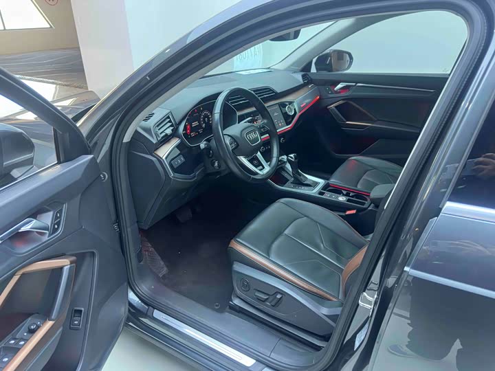 Фото 9 - Audi Q3