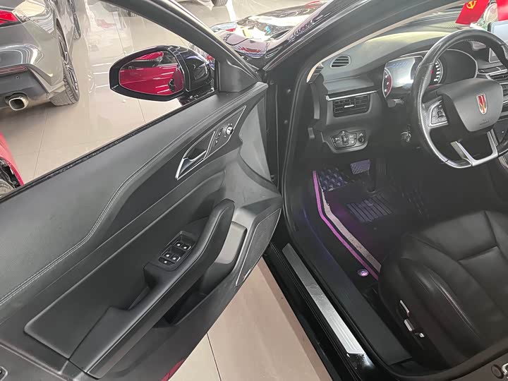 Фото 6 - Hongqi H5