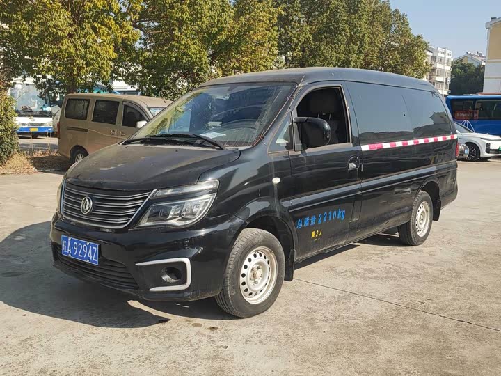 Фото 2 - Dongfeng Forthing Lingzhi M5