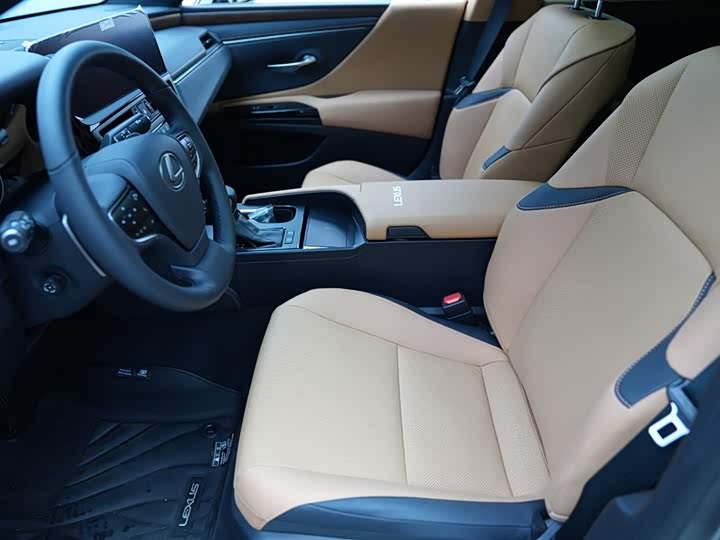 Фото 5 - Lexus ES