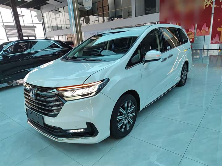 Фото 1 - Honda Odyssey