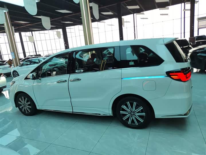 Фото 5 - Honda Odyssey