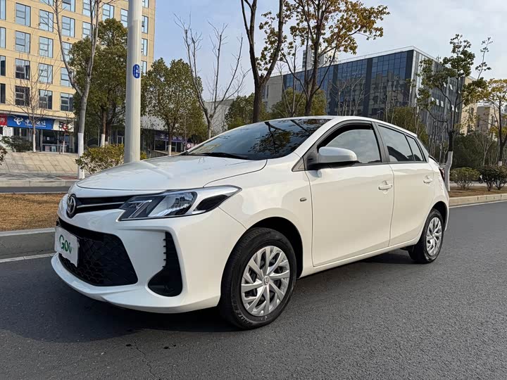 Фото 2 - Toyota Vios FS