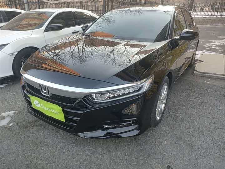 Фото 1 - Honda Accord