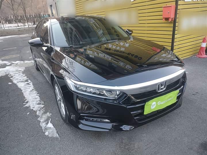 Фото 4 - Honda Accord