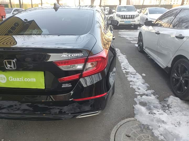 Фото 8 - Honda Accord