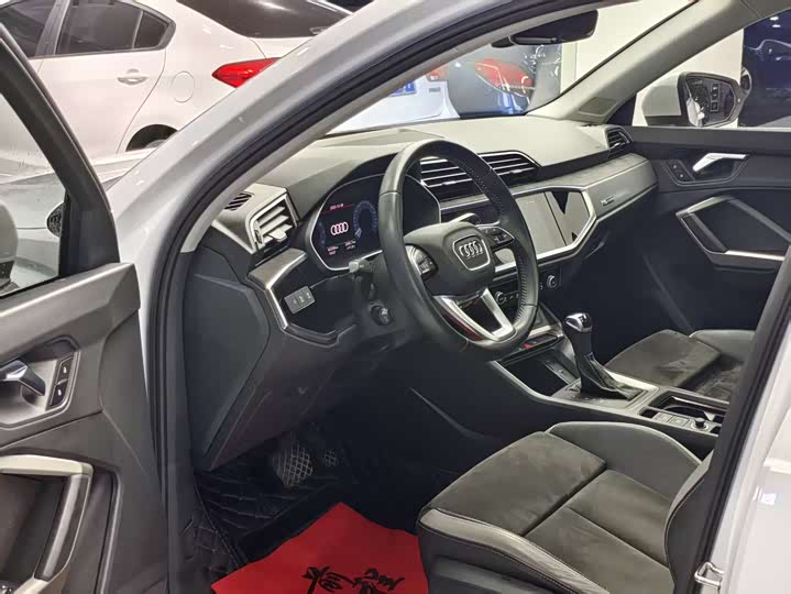 Фото 5 - Audi Q3