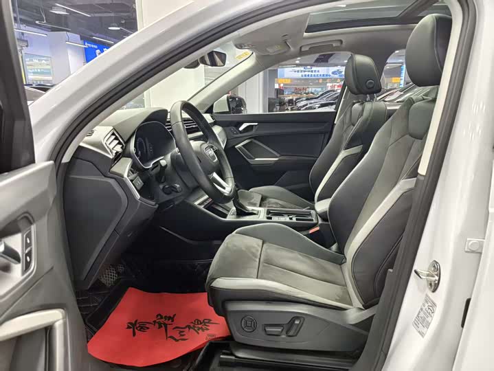 Фото 6 - Audi Q3