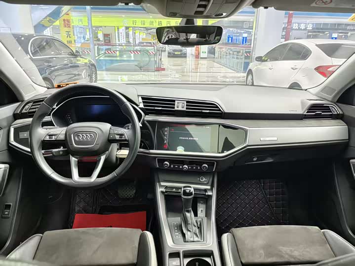 Фото 8 - Audi Q3
