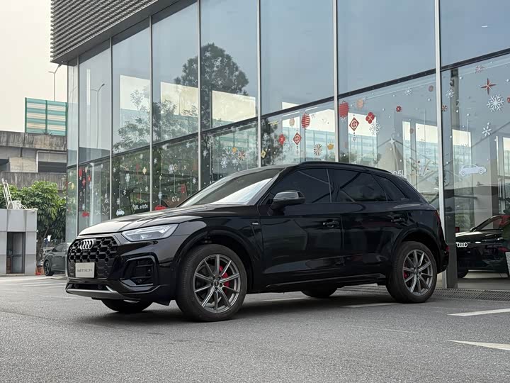 Фото 1 - Audi Q5L