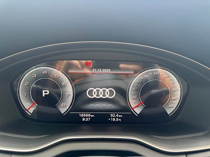 Фото 6 - Audi Q5L
