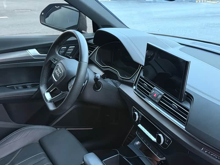 Фото 7 - Audi Q5L