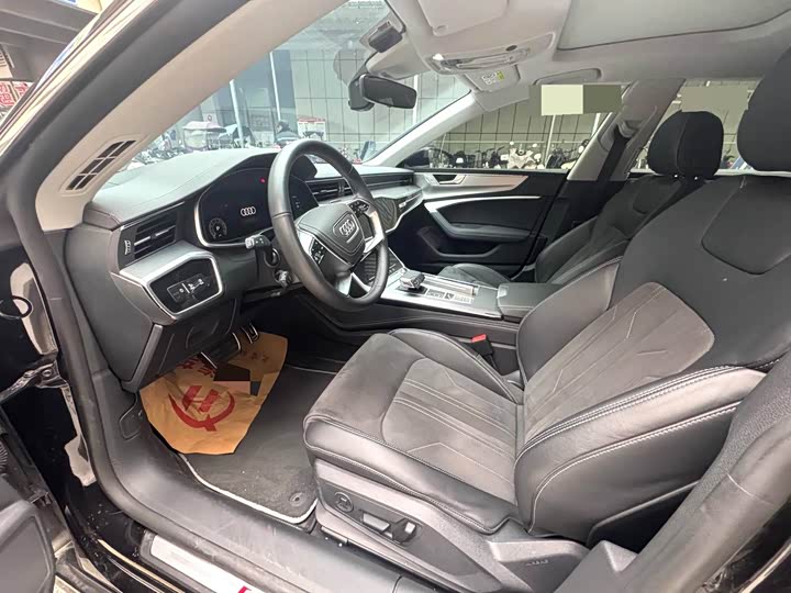 Фото 3 - Audi A7L