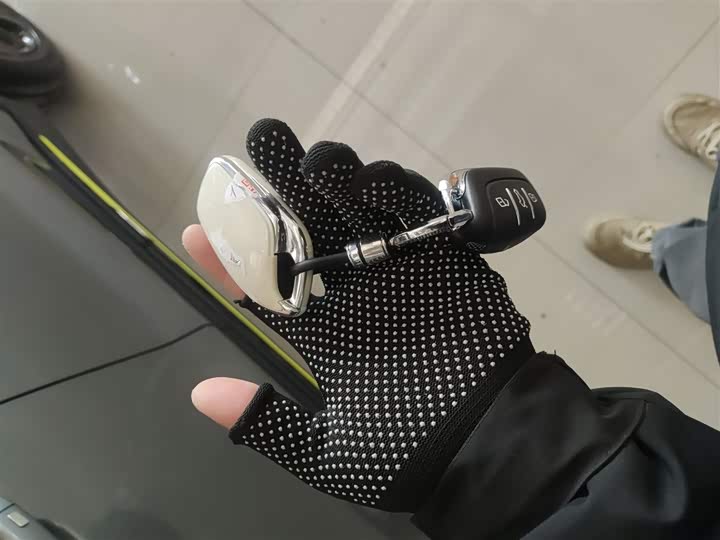 Фото 9 - Roewe RX5 Hybrid