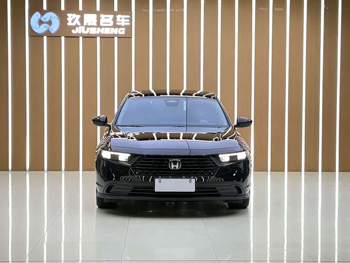 Фото 2 - Honda Accord