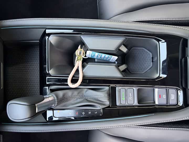 Фото 8 - Honda Accord