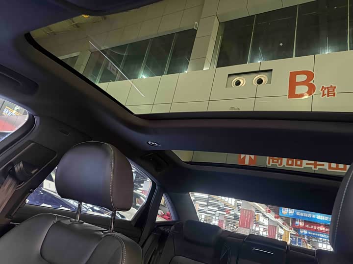 Фото 7 - Audi A6L