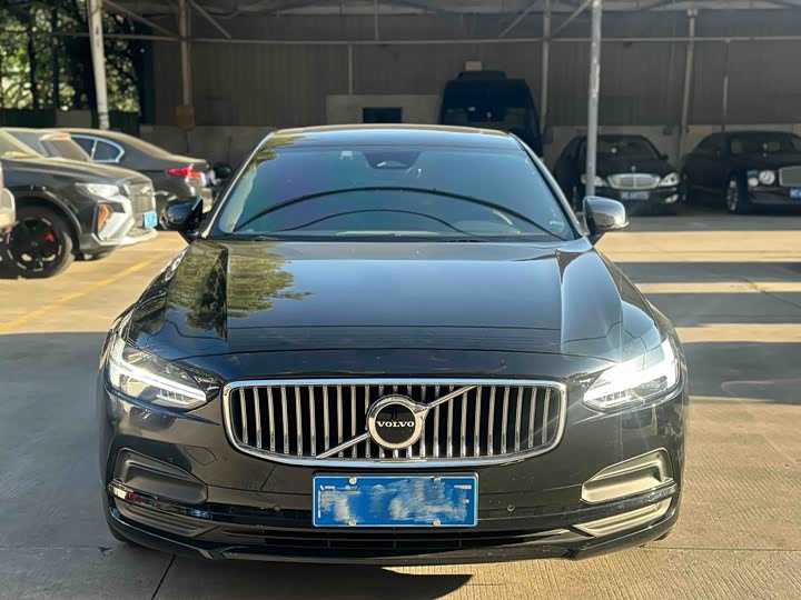 Фото 2 - Volvo S90