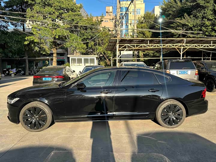 Фото 6 - Volvo S90