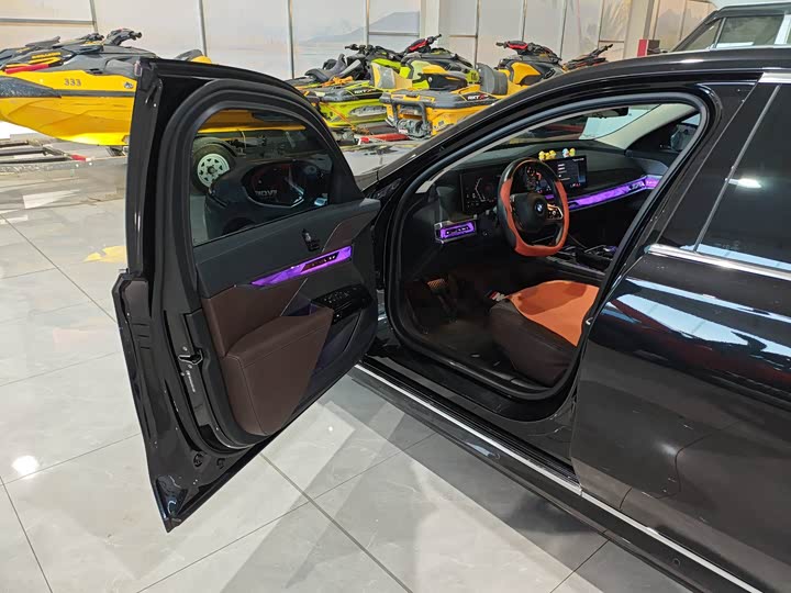 Фото 5 - BMW 7 Series