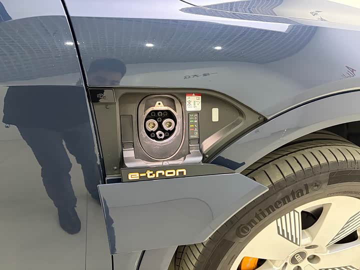 Фото 7 - Audi e-tron