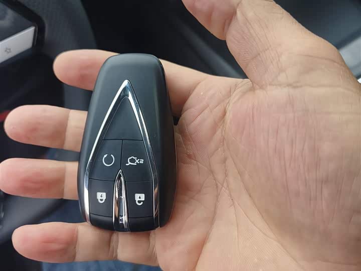 Фото 9 - Changan Eado EV