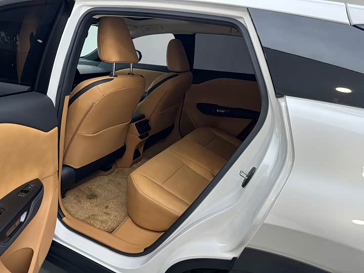 Фото 9 - Lexus RZ