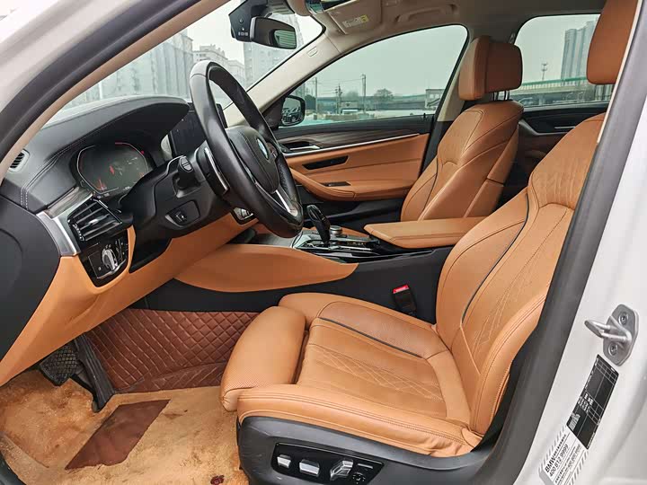 Фото 8 - BMW 5 Series