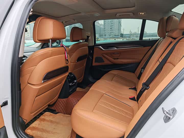 Фото 9 - BMW 5 Series