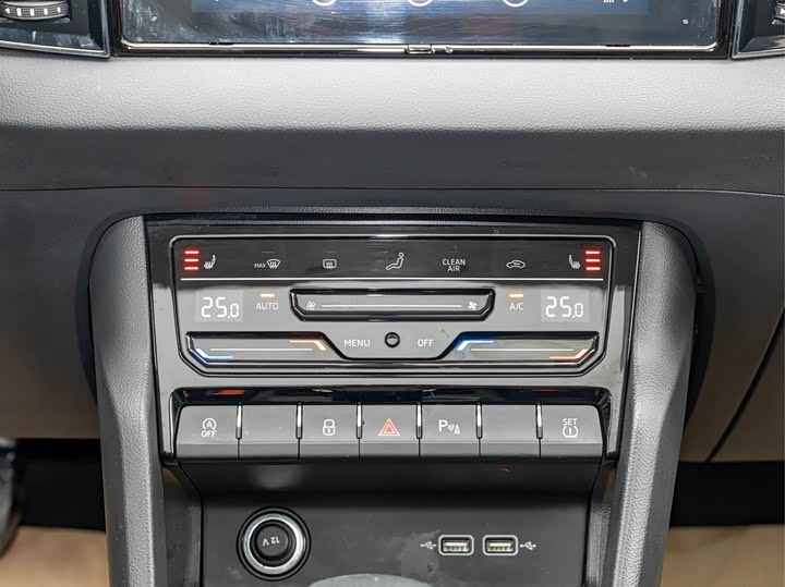 Фото 4 - Skoda Karoq