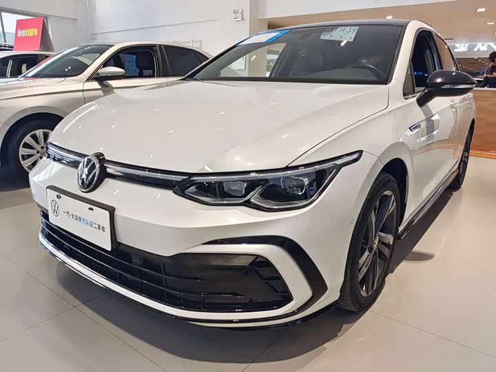 Фото 1 - Volkswagen Golf