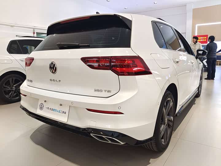 Фото 5 - Volkswagen Golf