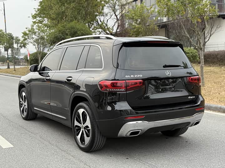 Фото 6 - Mercedes-Benz GLB-Class