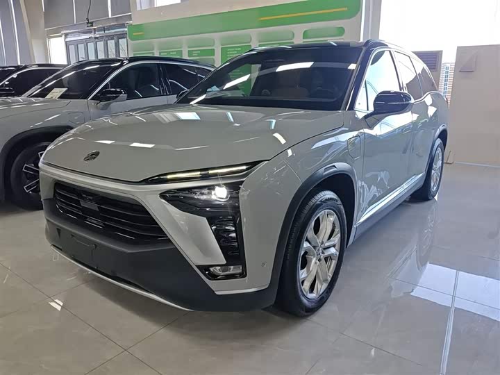 Фото 1 - Nio ES8