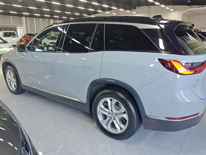 Фото 5 - Nio ES8