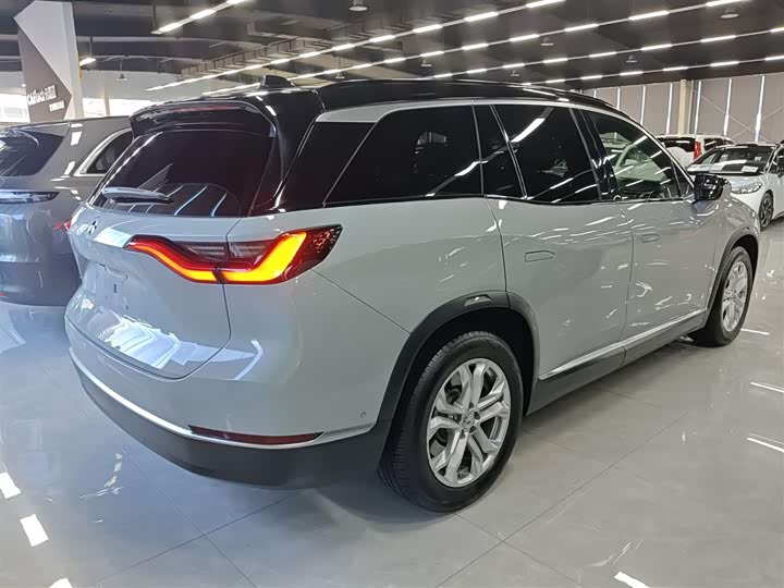 Фото 7 - Nio ES8