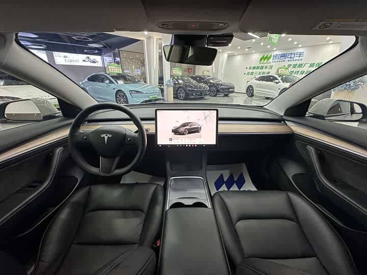 Фото 9 - Tesla Model 3